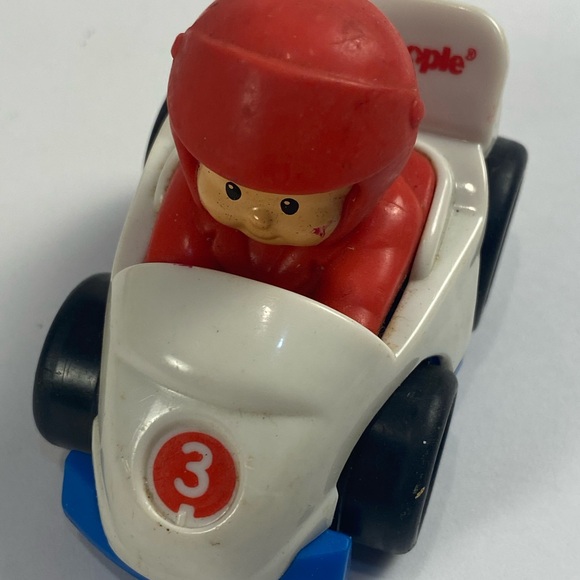 Vintage Fisher Price lot of 7 Little People Wheelies Race Car & more - Picture 4 of 8